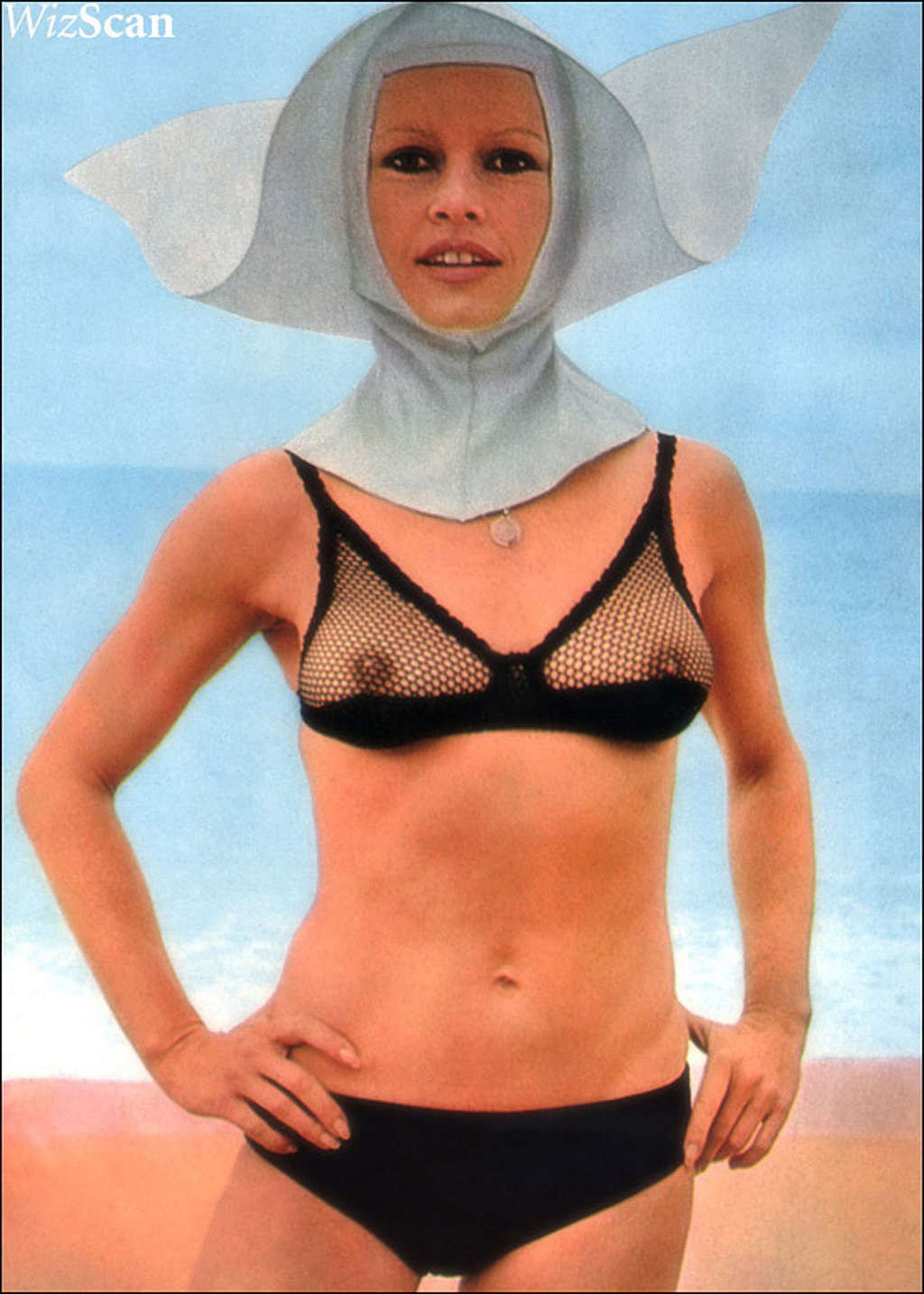 Brigitte bardot entblößt ihre schönen großen Titten und haarige Muschi in Fotoshoot
 #75340268