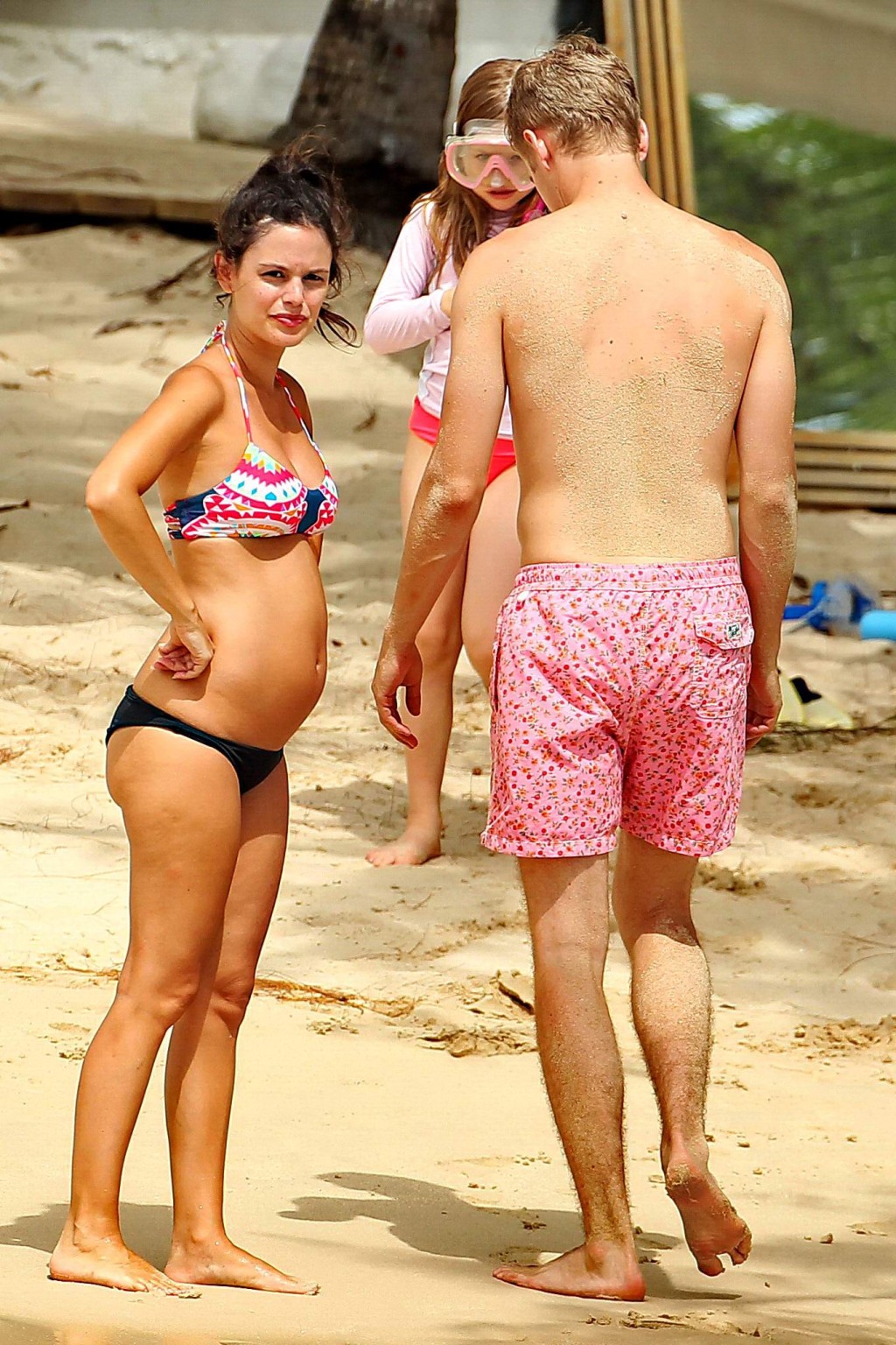 Rachel Bilson che mostra il suo corpo incinto del bikini su una spiaggia in barbados
 #75193918