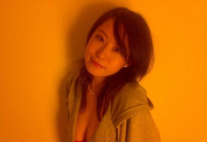 Chica asiática amateur posando
 #69902032