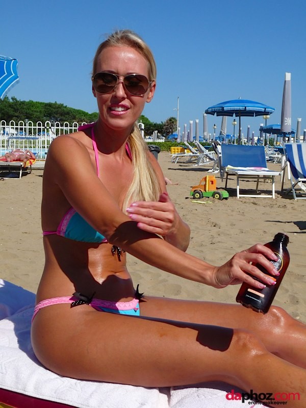 Kamilla Towel is a hot blond sexy woman from Czech Republic #67673459