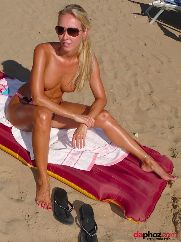 Kamilla towel es una rubia sexy de la república checa
 #67673468