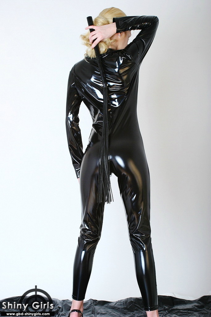 Shinygirls kathy in fullbody schwarz glänzend catsuit
 #70223972