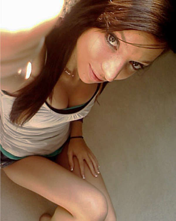 Gruppe von hübschen Camwhoring-Babes
 #68202649
