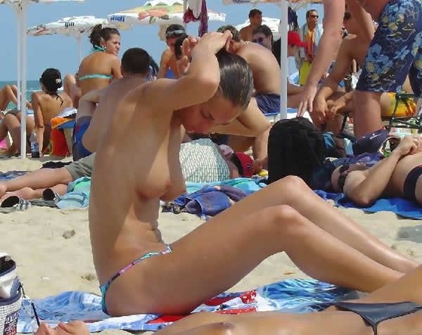 Attenzione - foto e video di nudisti incredibili
 #72267582