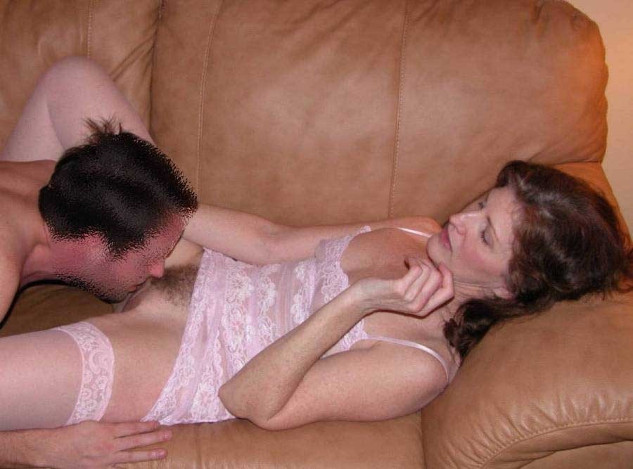 Un montón de milfs hambrientas
 #68302638