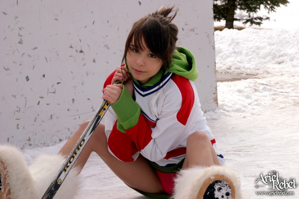 Sexy Teen spielt Hockey
 #67623240