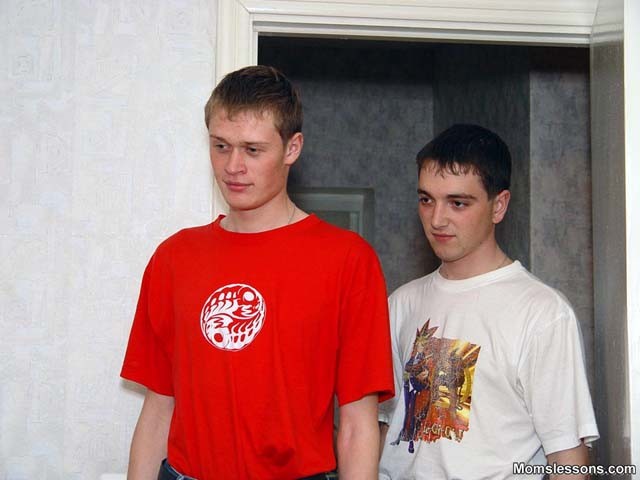 Madura teniendo sexo con amantes
 #78530329