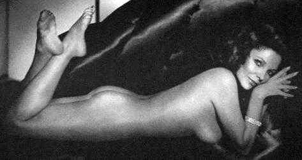 Joan Collins exposing her nice big tits in photoshoot #75352794