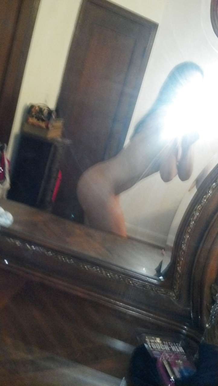 Adrianne curry posant totalement nue sur des photos privées
 #75251862