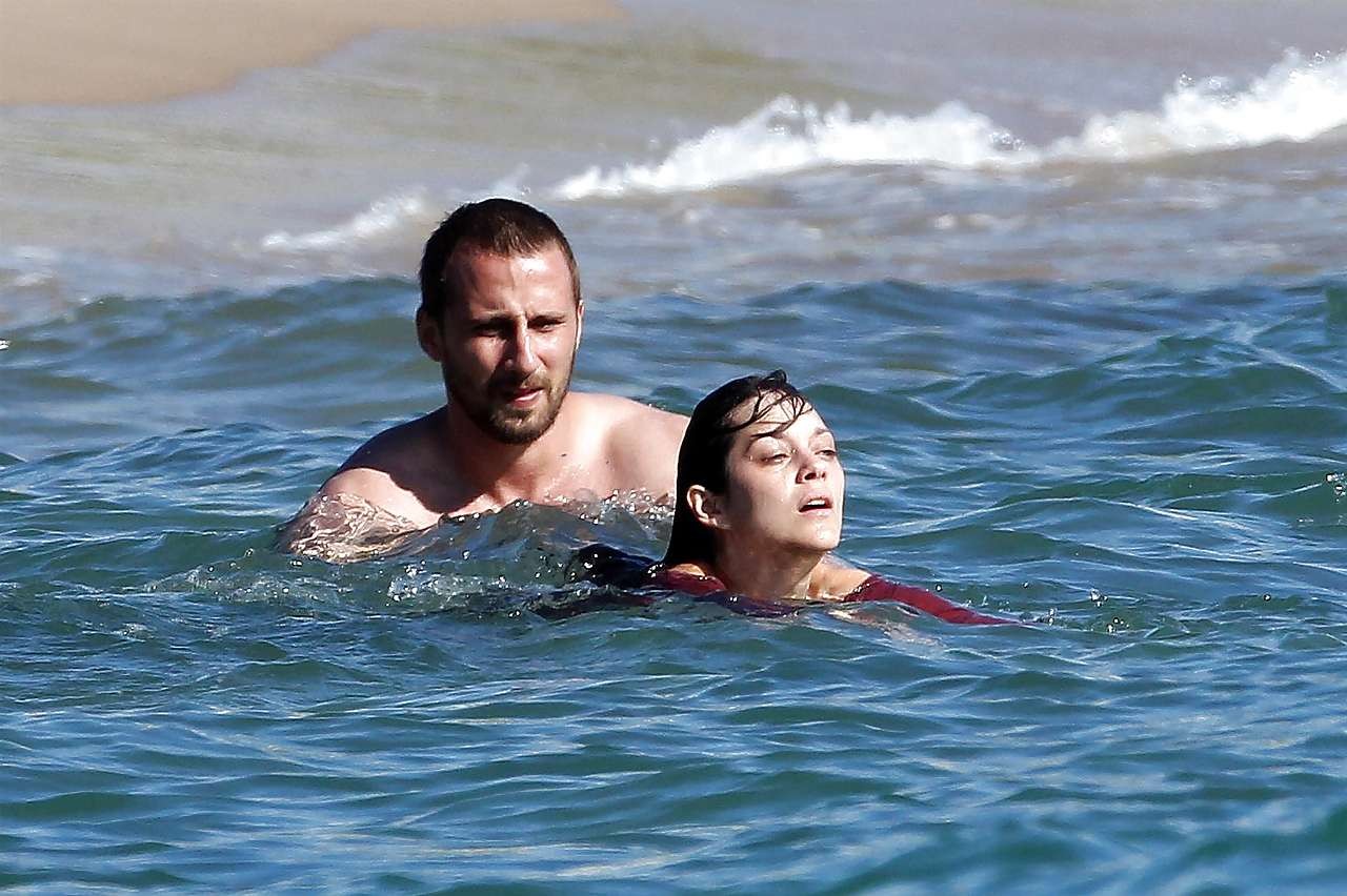 Marion Cotillard showing her nice big tits on beach with friend paparazzi pictur #75285783