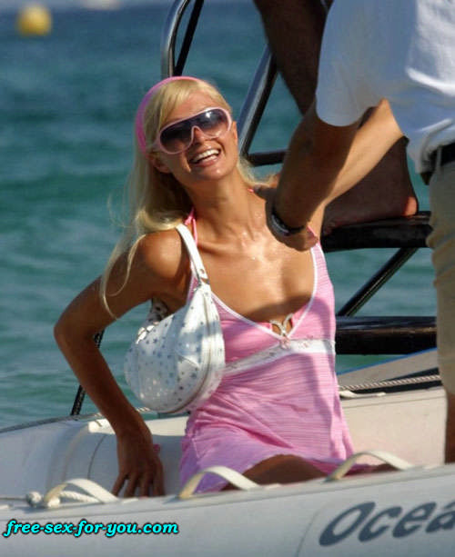 Paris Hilton showing pussy and posing in bikini for paparazzi #75433055