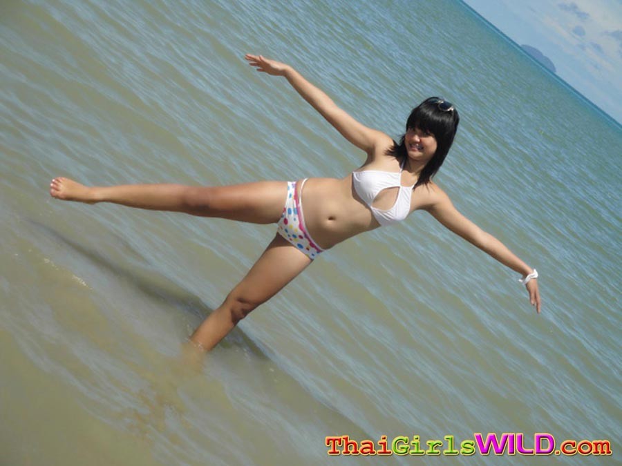Cute little Thai amateur Febe poses at the beach and flashes #69758789