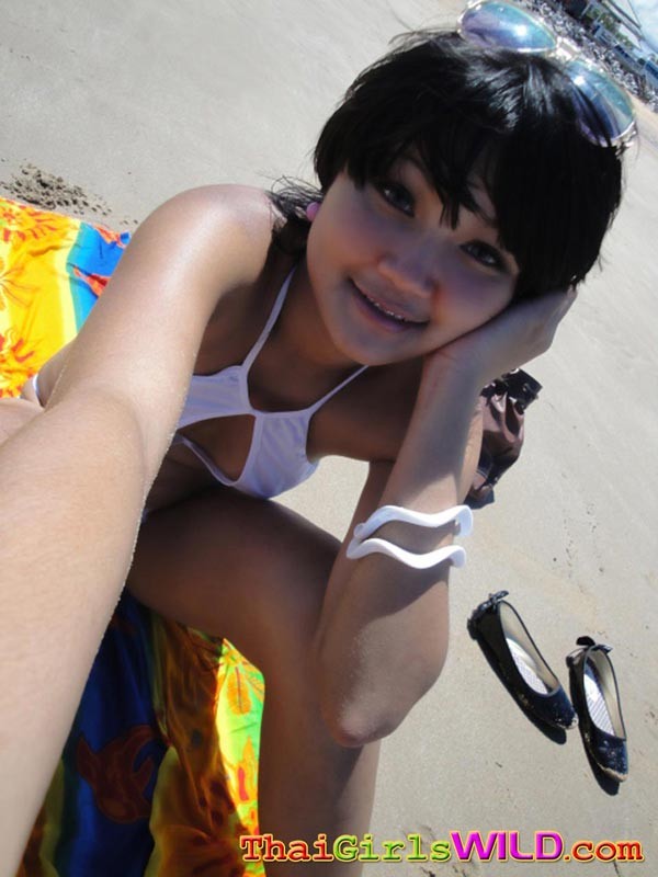 Cute little Thai amateur Febe poses at the beach and flashes #69758851