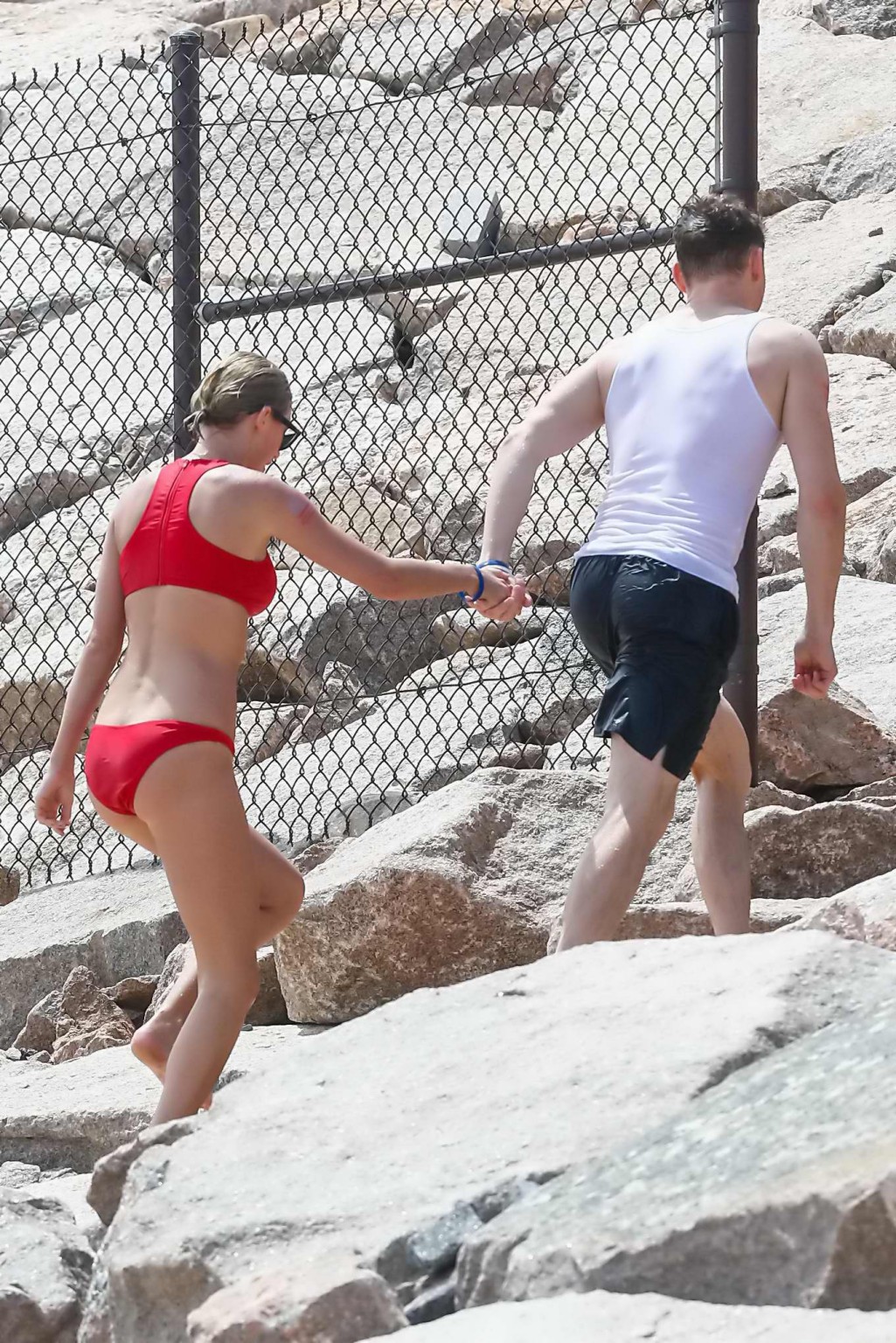 Taylor Swift and Blake Lively showing sexy bikini asses #75140376