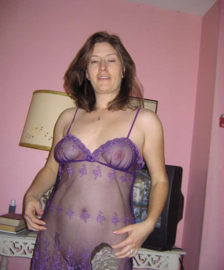 Pictures of a sultry MILF in her purple lingerie #75459952