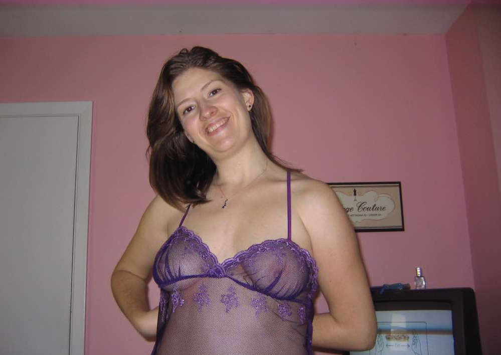 Pictures of a sultry MILF in her purple lingerie #75459983