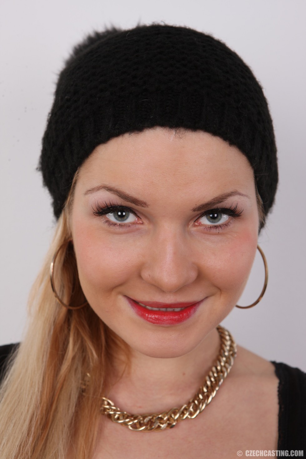 Tätowierte Blondine in Casting-Szene
 #67183330