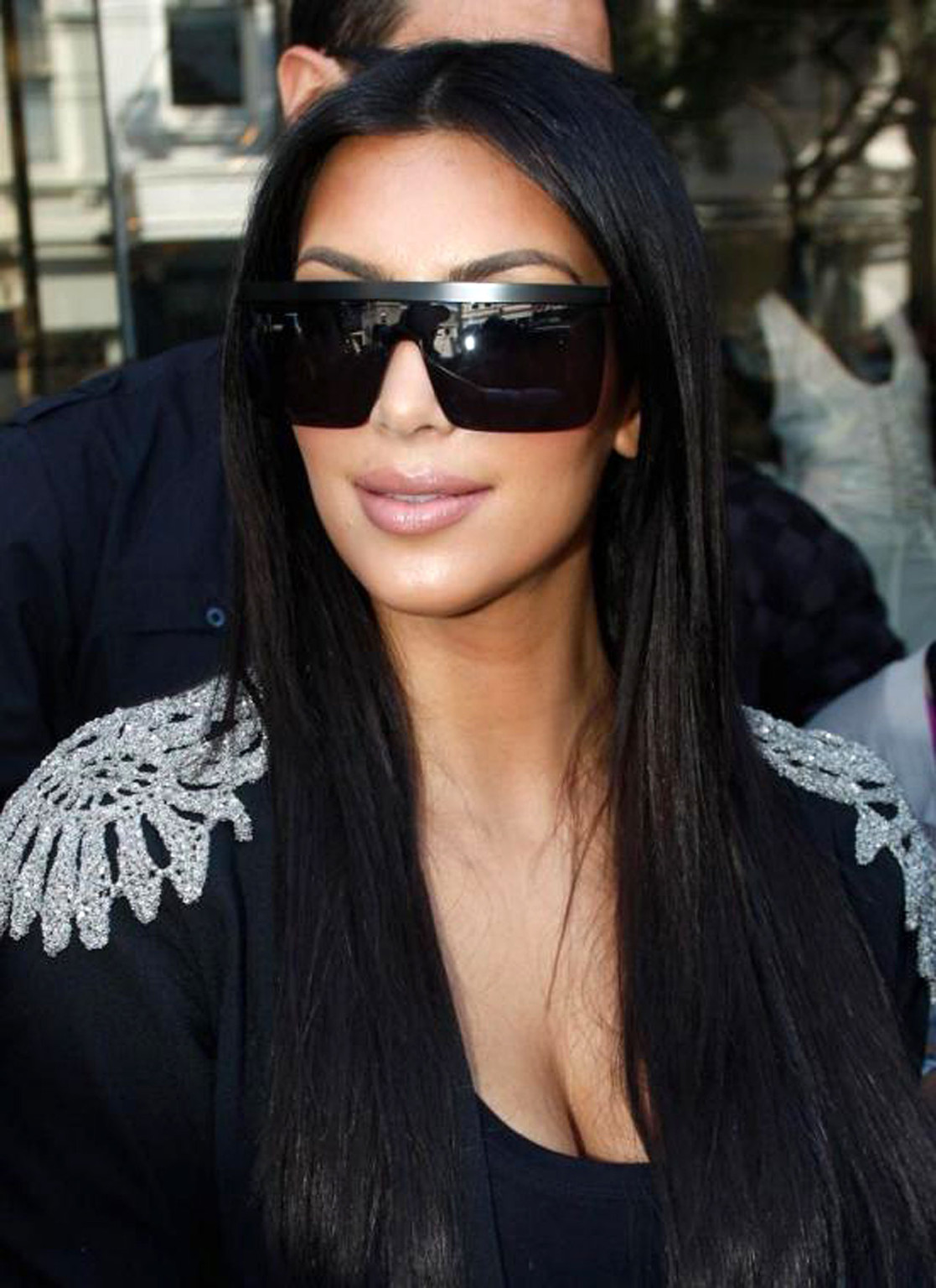 Kim Kardashian expose son cul sexy et ses énormes seins.
 #75318571