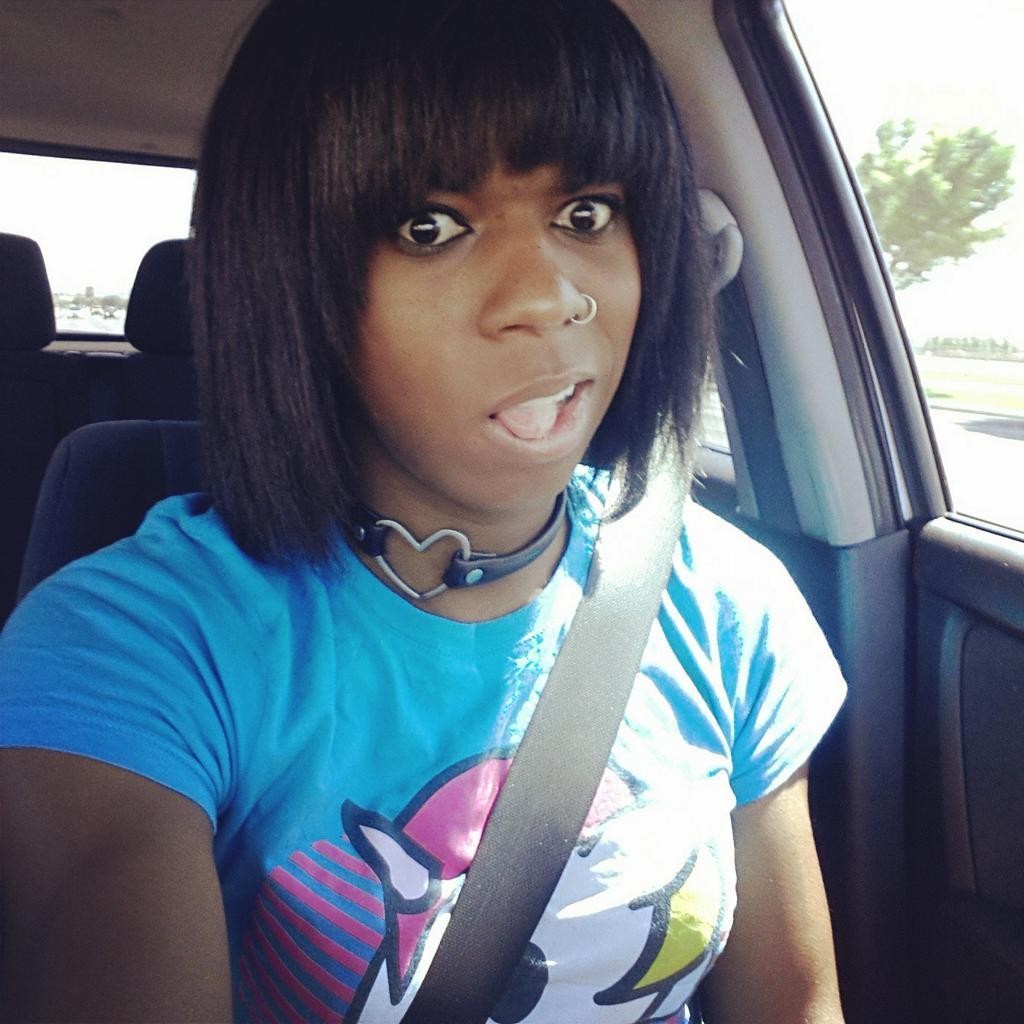Ebony ts selfies voiture
 #67461208