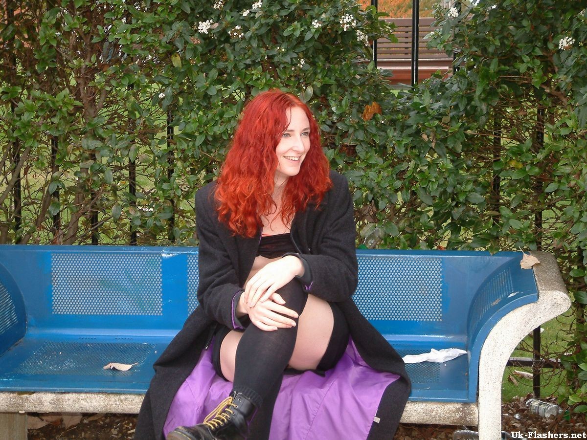 La amateur de pelo rojo monica juega con su dulce coño al aire libre en
 #67295520