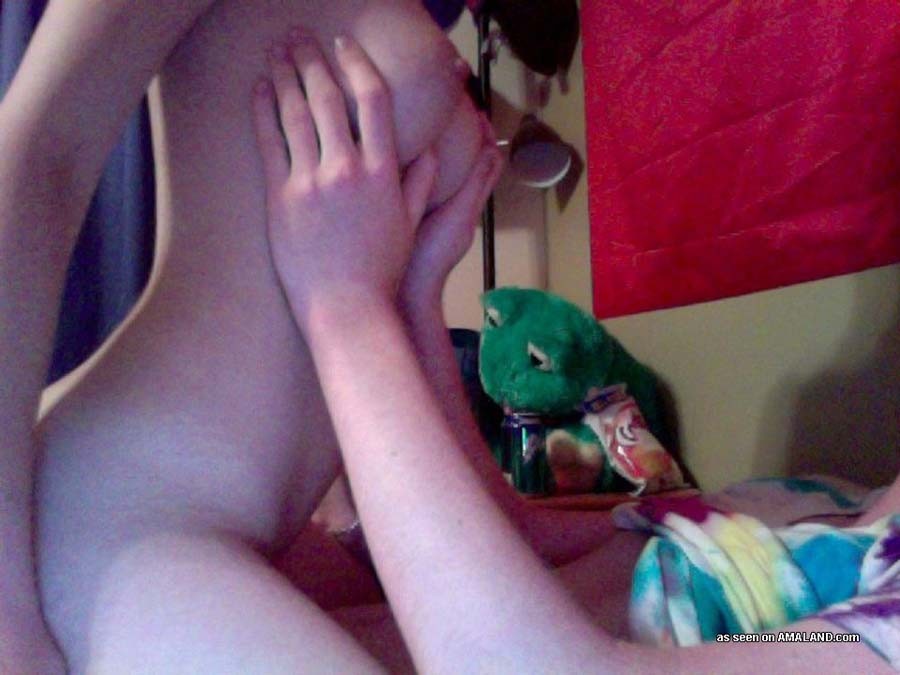 Chupando una erección
 #68102480