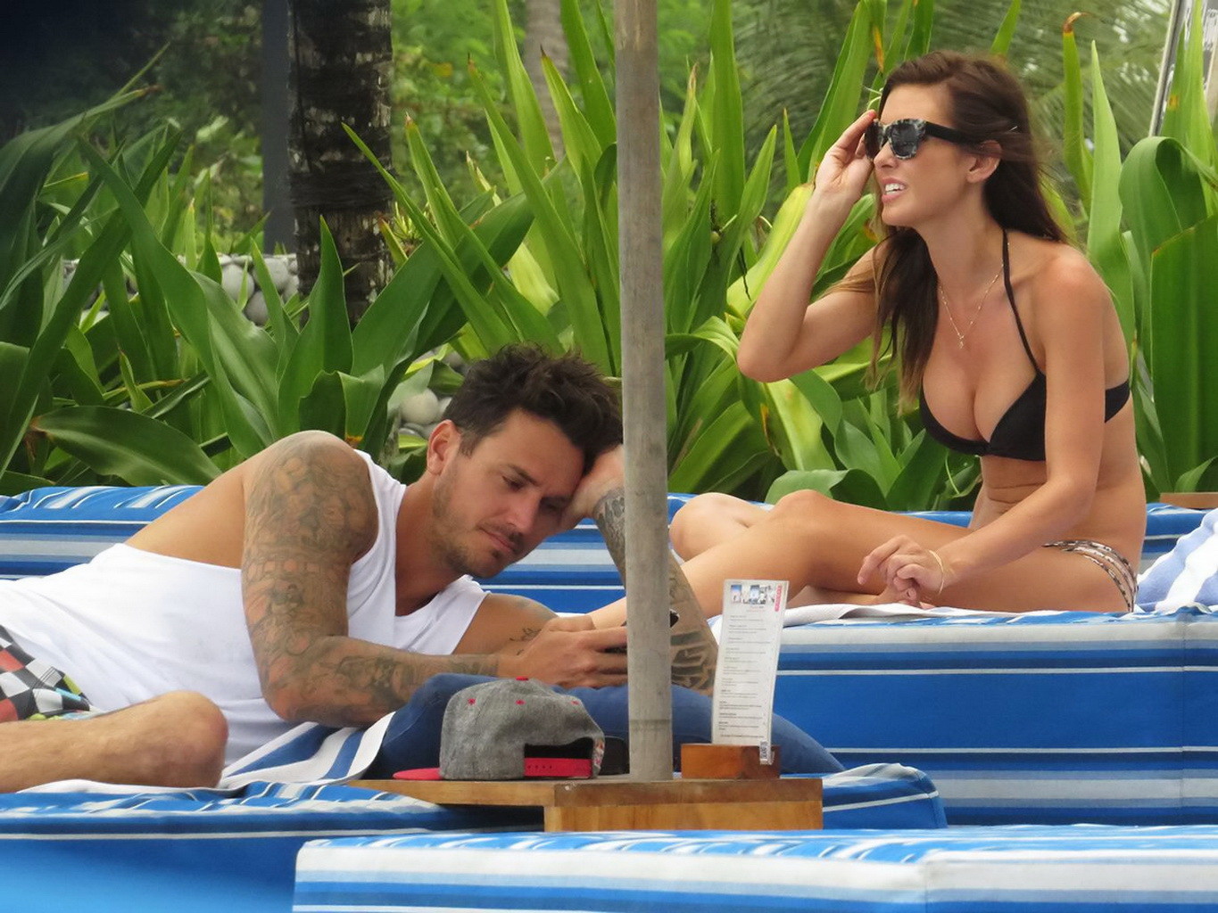 Audrina Patridge vollbusig in knappem Zweiteiler am Strand von Bali
 #75193197