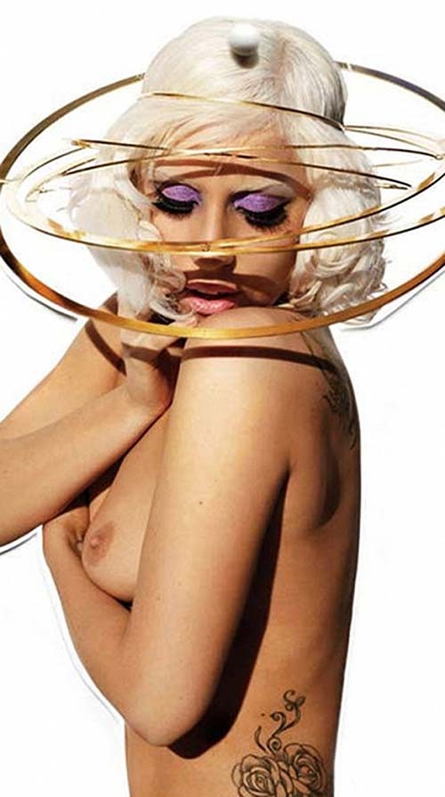 Lady Gaga posa nuda e mostra grandi tette e bella figa
 #75290844