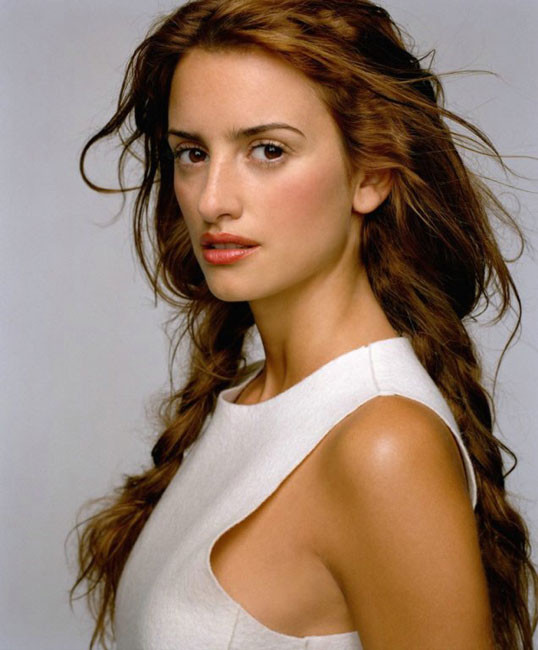 L'étonnante actrice Penelope Cruz montre un beau corps sexy
 #75434733