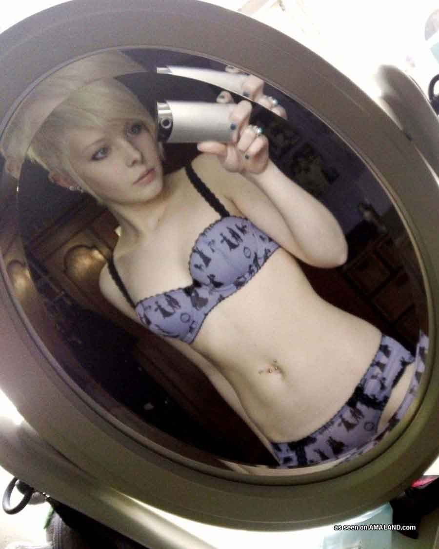 Impresionante rubia kinky babe quiere posar
 #73596191