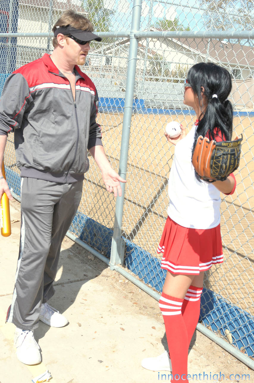 Softball Spielerin gefickt von ihrem Lehrer
 #78775313