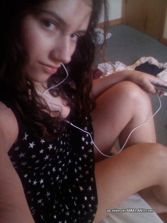 Sammlung eines frechen Camwhoring-Babes, das ihre Titten zeigt
 #75694592