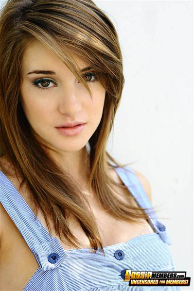 Shailene woodley sexy e candida posa esposta
 #75340434