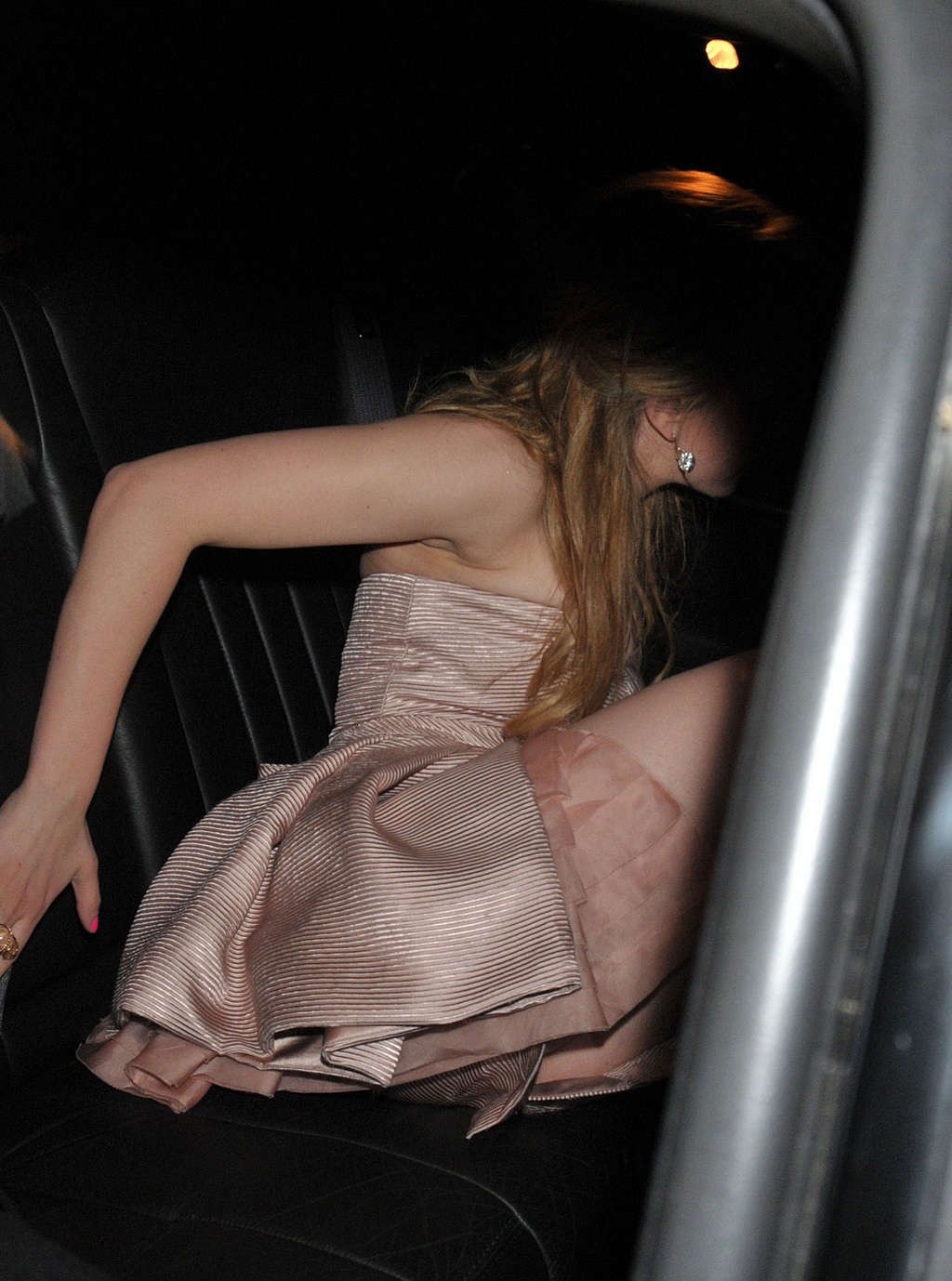 Scarlett Johansson almost upskirt in car paparazzi shoots #75349294