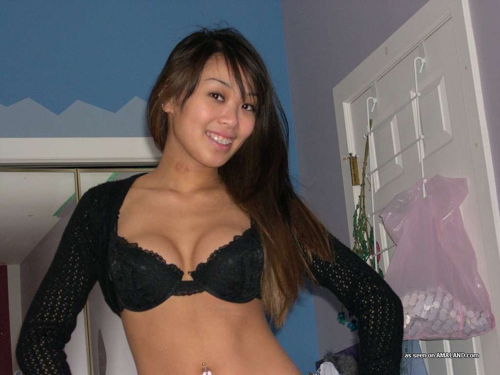 Amateur Asian teen girlfriend poses and fucks in homemade pix #69909653