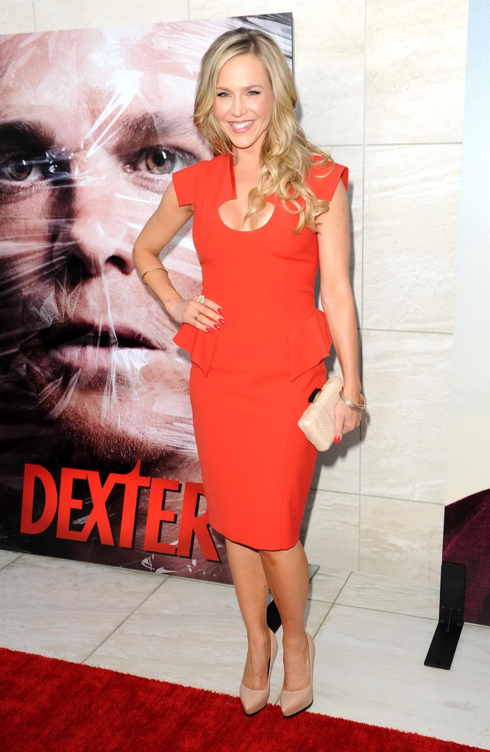 Julie Benz showing huge cleavage at the 'Dexter' season 8 premiere in Hollywood #75228571