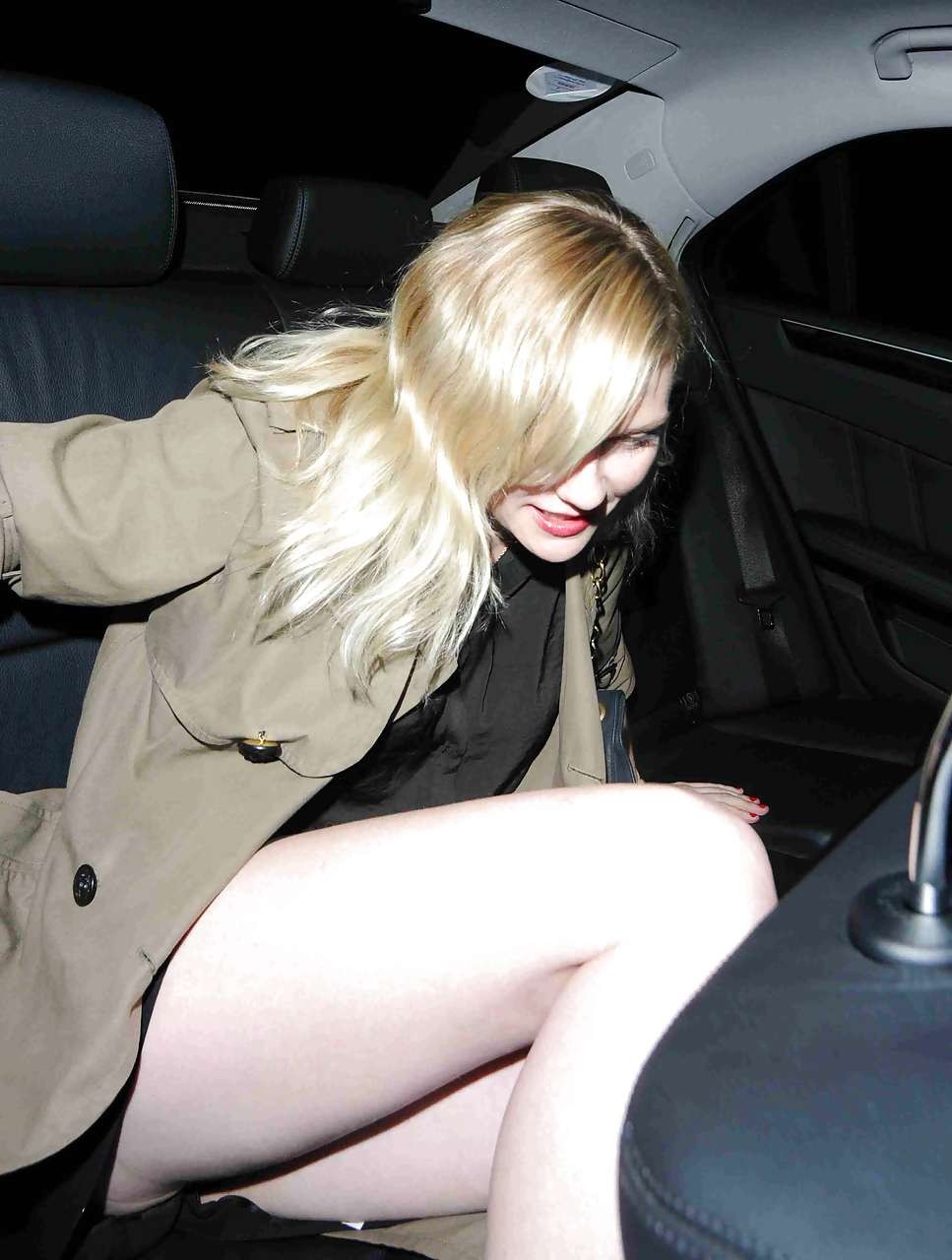 Kirsten Dunst showing her pussy upskirt in car and sexy in bikini caught by papa #75297451