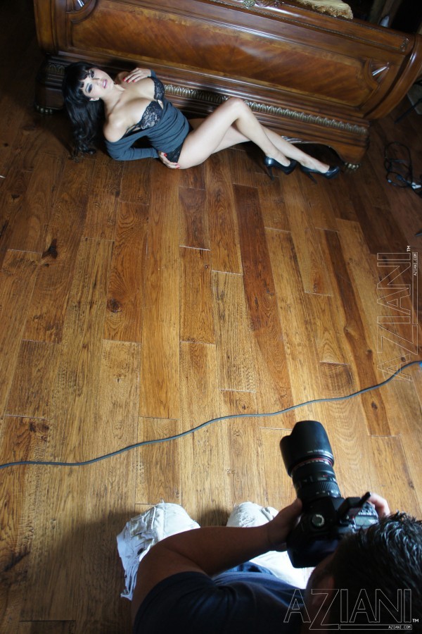 Sunny Leone behind the scenes.|Sunny Leone|Sep 29th, 2011 #70947632