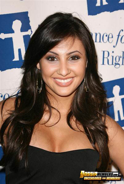 La reine des ados glamour, Francia Raisa, s'affiche sexy et chaude en photos.
 #75141371