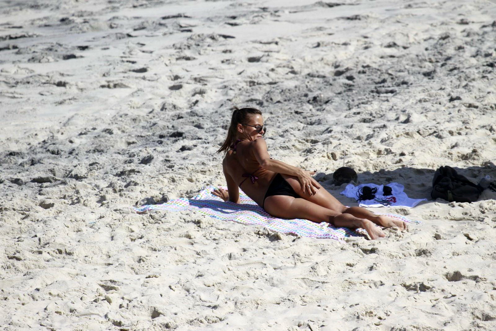 Fernanda de Freitas showing off her ass in bikini on the beach in Prainha, west  #75219099