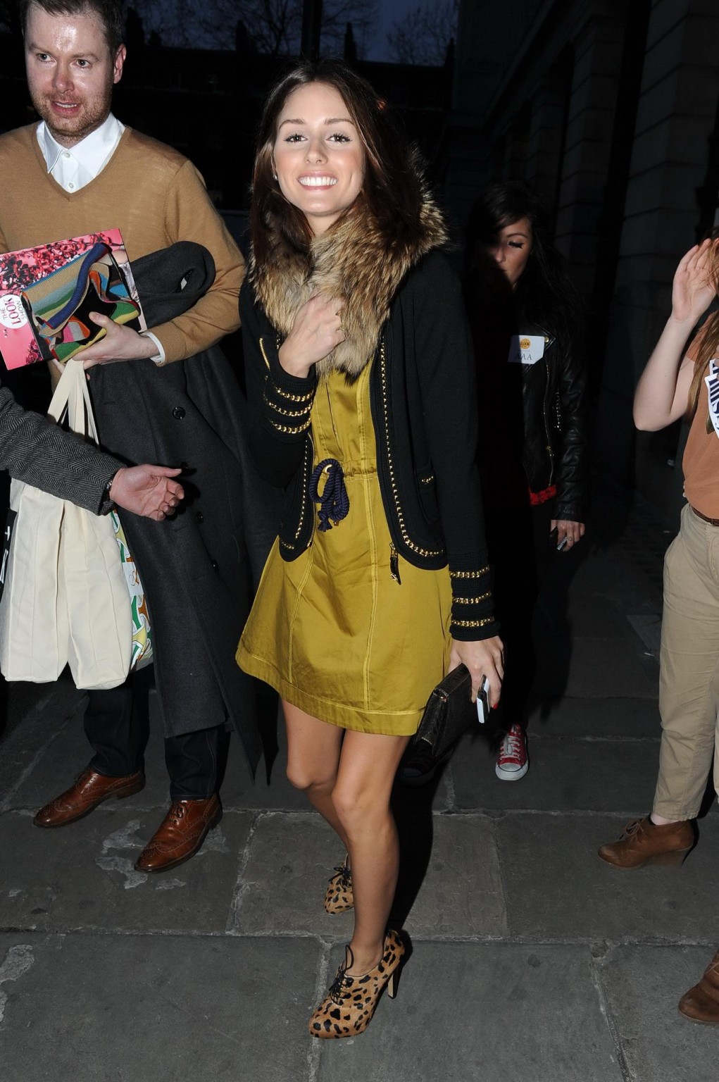 Olivia palermo leggy indossando mini abito alla settimana della moda di Londra
 #75316771