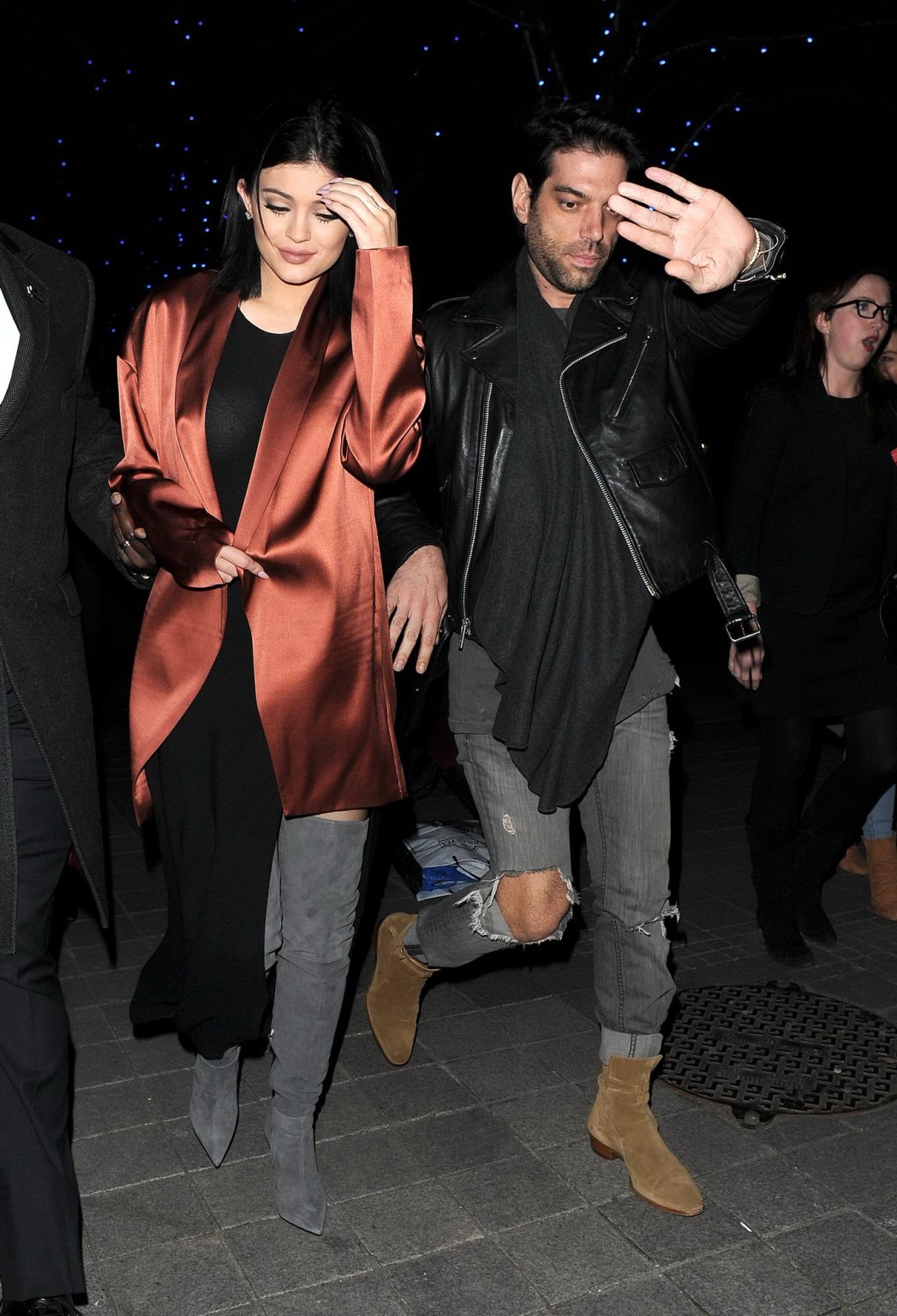 Kylie Jenner en culotte courte et soutien-gorge transparent à Londres
 #75170137