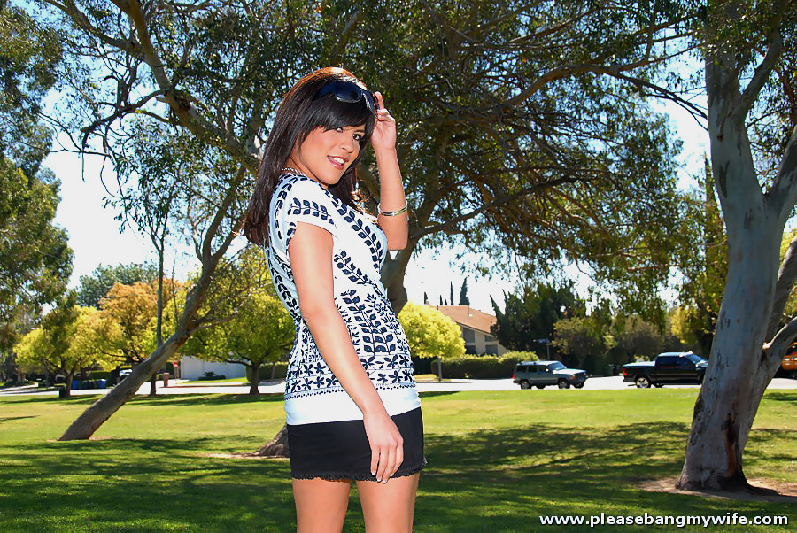 Rubia caliente rellena su cara con una gran polla gorda
 #77586455