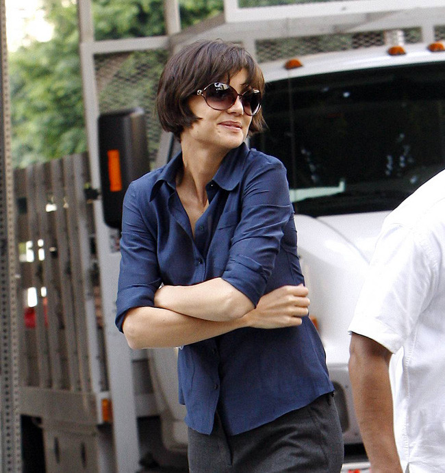 Celebridad dulce actriz katie holmes asoma a través de sujetador
 #75411745