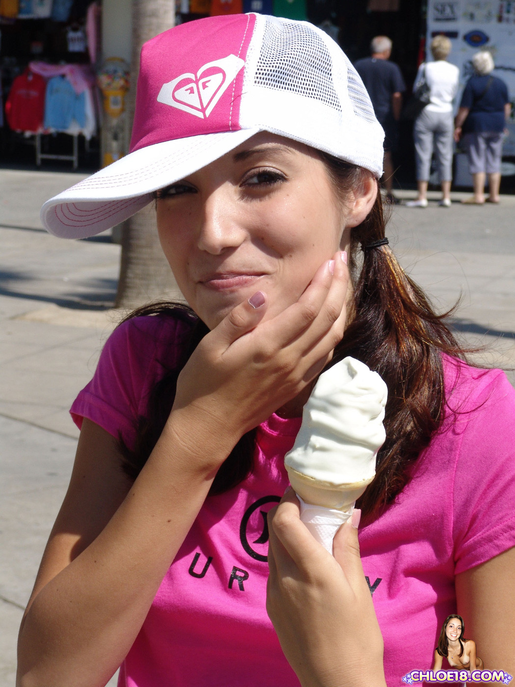 Mehrere Teen-Seiten für einen niedrigen Preis
 #74848545