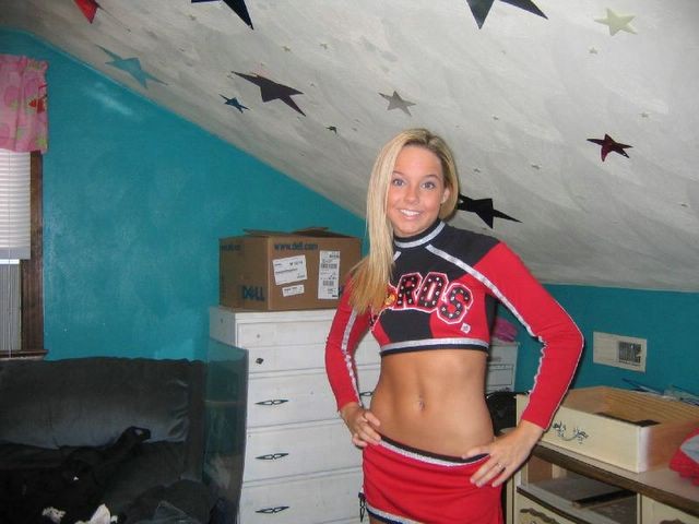 Real teen cheerleader nude for her bf #75470953