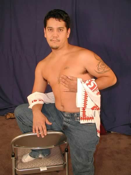 Aficionado cachondo masturbándose
 #77009303