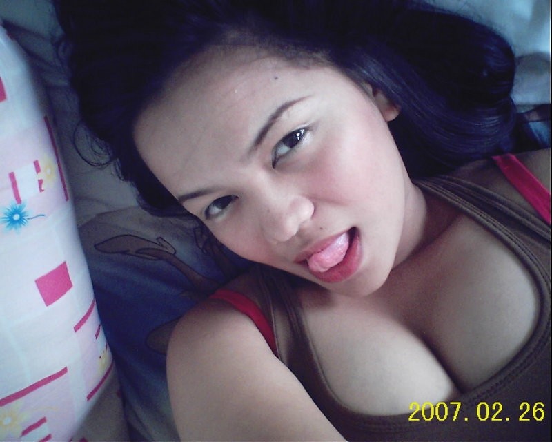 Sexy y caliente asiático nena da gran mamada en su dormitorio
 #69903615