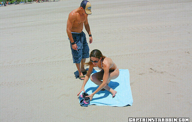 Nena caliente es follada en su primer viaje en barco
 #69012968