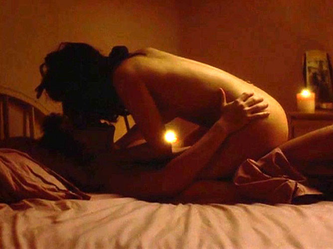 Demi Moore che mostra le sue belle tette grandi e cazzo duro in tappi film nudo
 #75398718