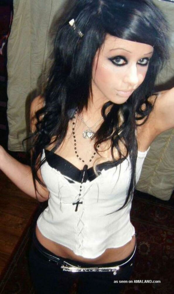 Emo and goth gfs posing and selfshot pics 4 #68299463